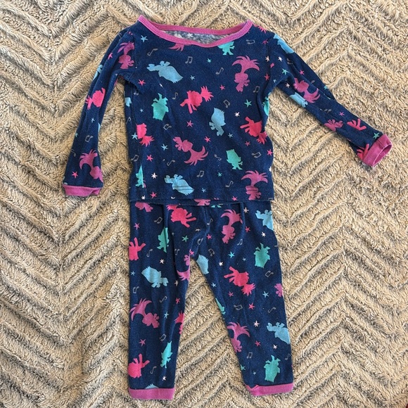 DreamWorks Trolls Pajamas Bundle 2T - Picture 3 of 3